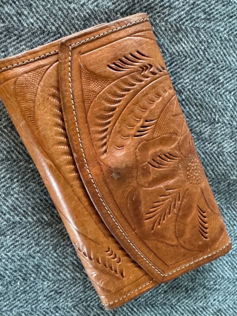 VINTAGE HAND TOOLED LEATHER WALLET